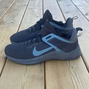 Nike Air Max Bella TR 2 Black Anthracite/Blue Women’s Running Shoes size 6